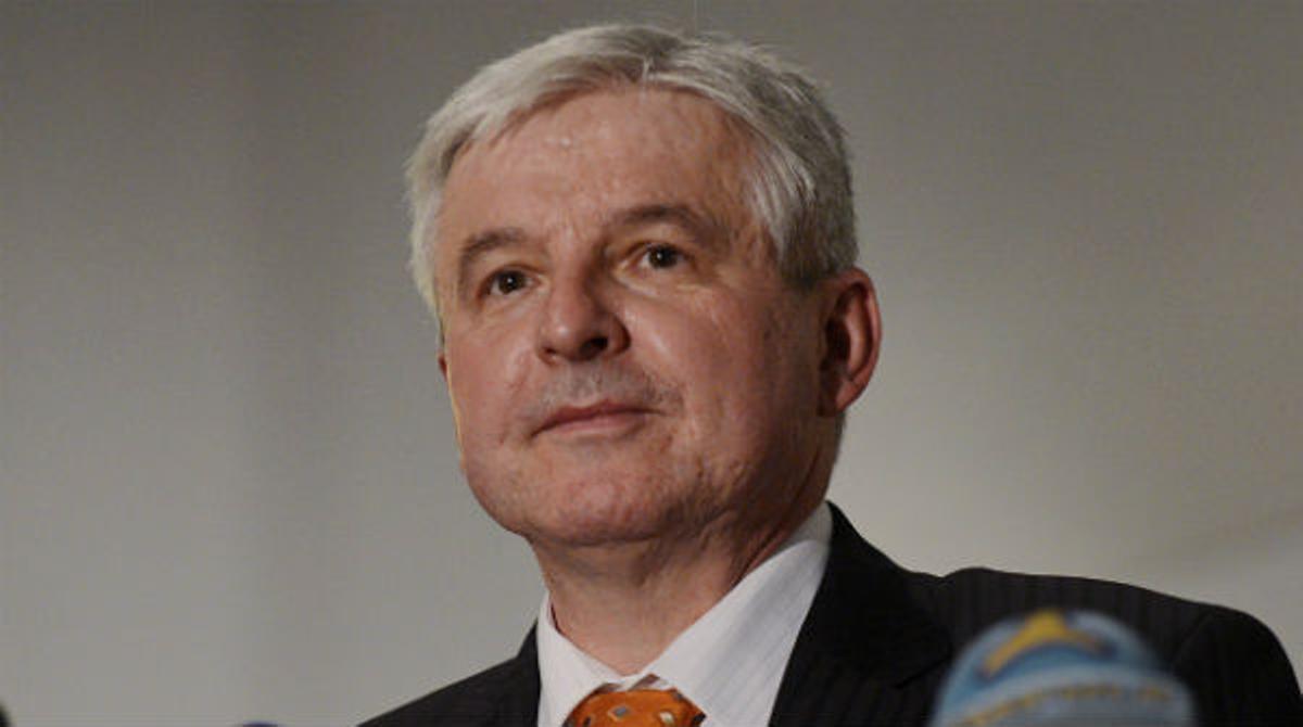 El primer ministre txec, Jiri Rusnok, crea polèmica pel seu llenguatge groller sobre el funeral de Nelson Mandela.