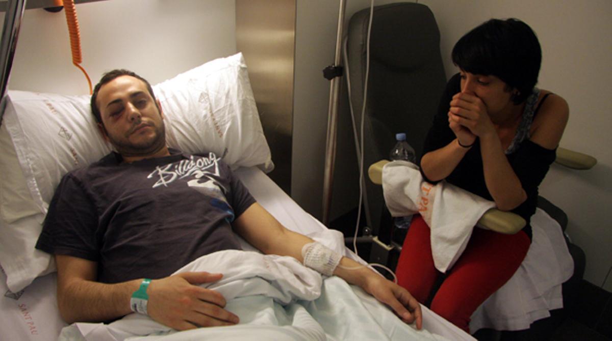 Uno de los heridos por los disparos de los Mossos d’Esquadra durante las manifestaciones con motivo de la huelga general el pasado jueves.