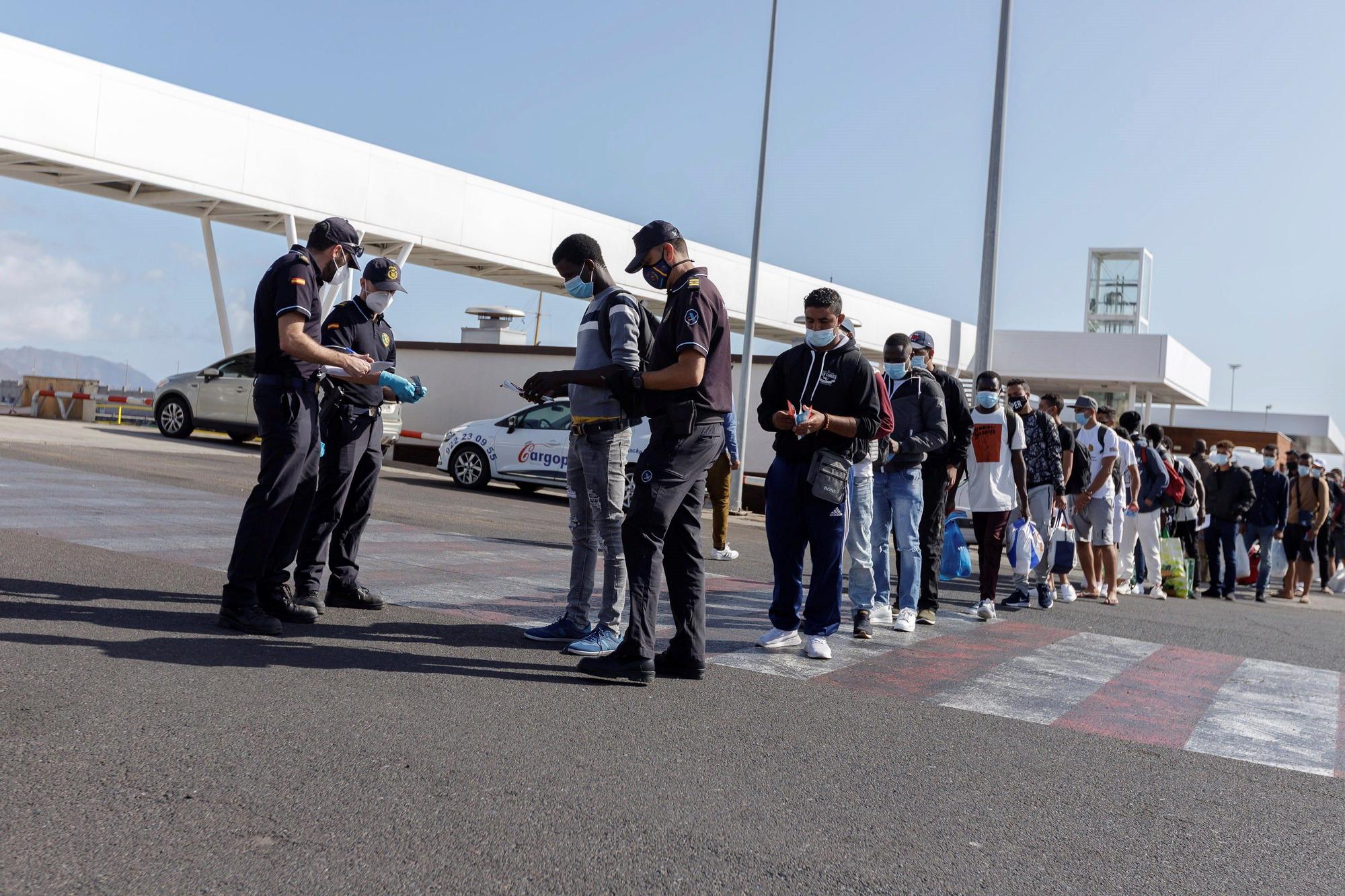 Nuevo traslado de inmigrantes a un hotel del sur de Tenerife