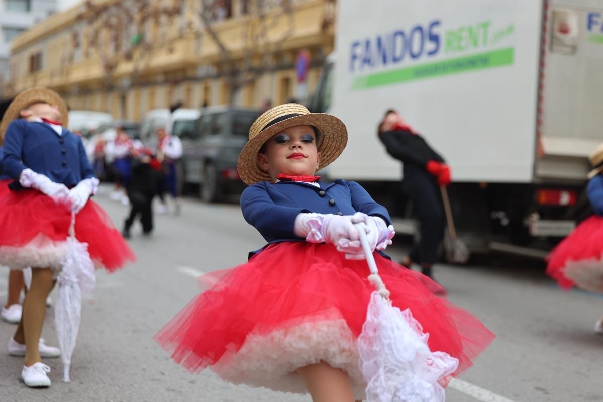 Búscate en las imágenes de la rúa de Carnaval de Ibiza