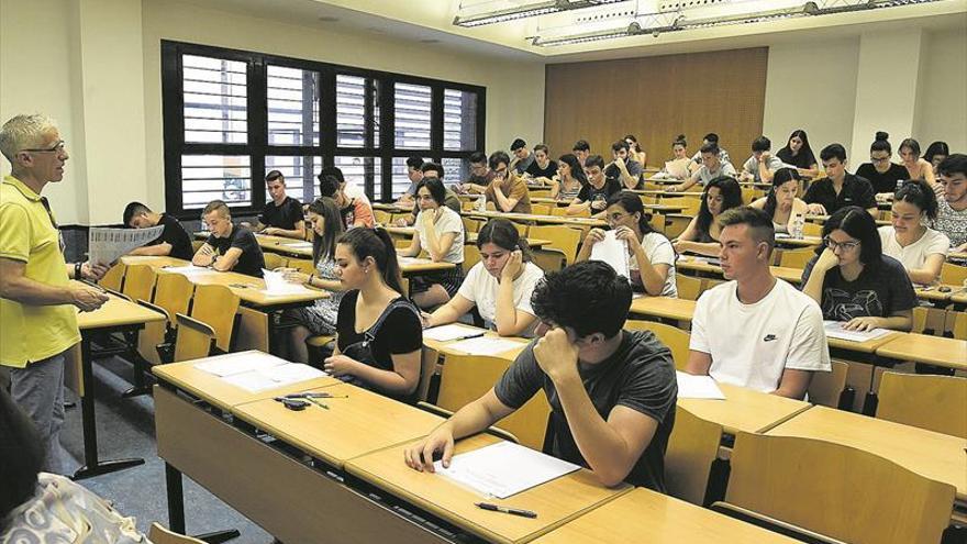 La UJI crece en demanda y ganan terreno las carreras de Ciencias