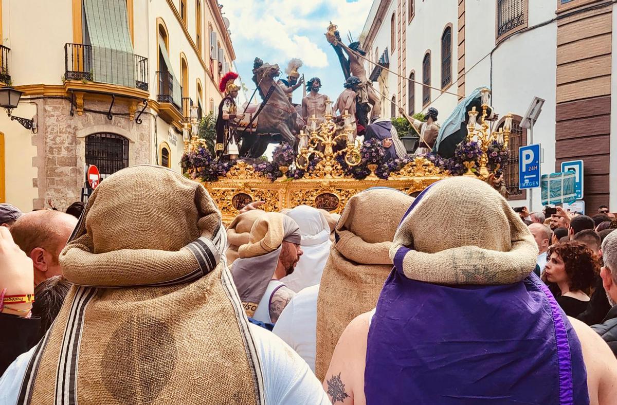 Cuadrilla del paso del Santísimo Cristo de la Exaltación