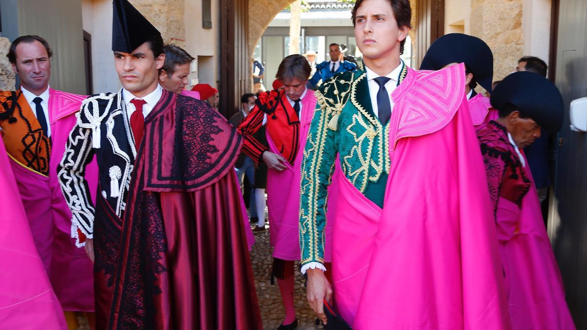 Las imágenes de la corrida goyesca de Ronda, con Roca Rey y Pablo Aguado