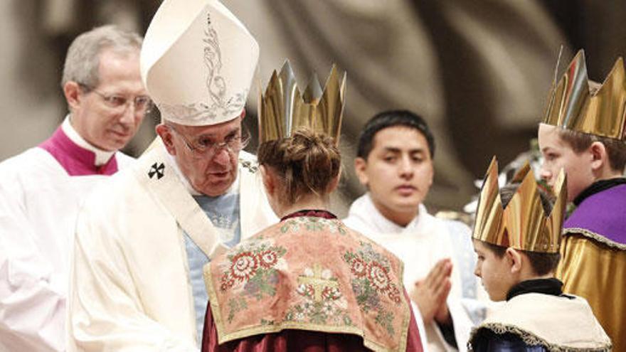 El papa Francisco oficia la primera misa del año