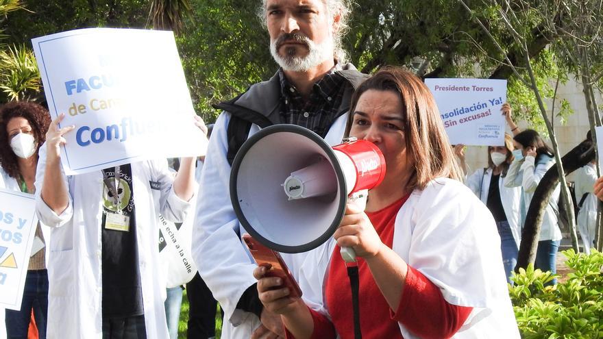 Al menos 800 médicos canarios se suman a la huelga contra las oposiciones en Sanidad