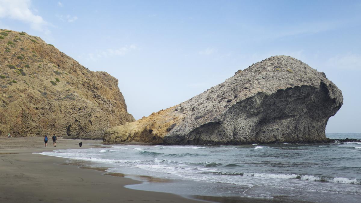 Playa de Monsul en el Parque Natural del Cabo de Gata, en Almería.