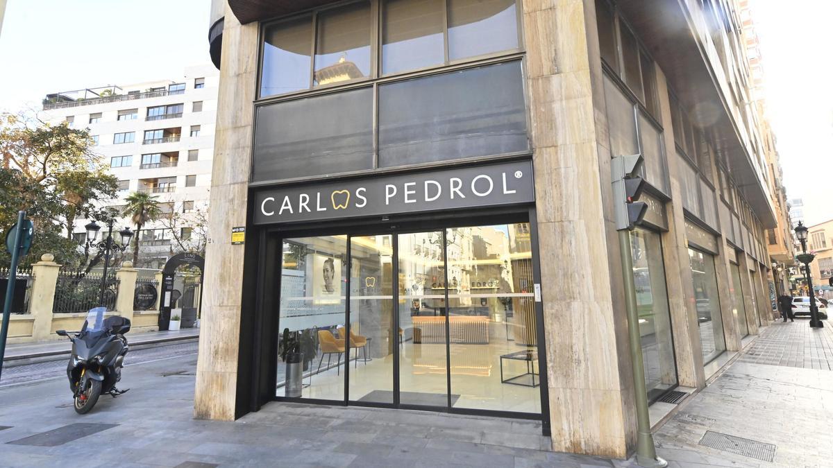 La clínica Carlos Pedrol ubica sus excelentes instalaciones en el nº 2 de la céntrica Puerta del Sol, en Castelló.