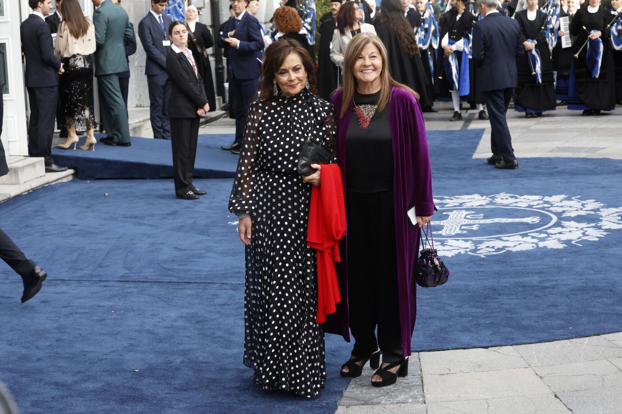 Así fue la llegada de los invitados a los premios "Princesa de Asturias" y su paso por la alfombra azul