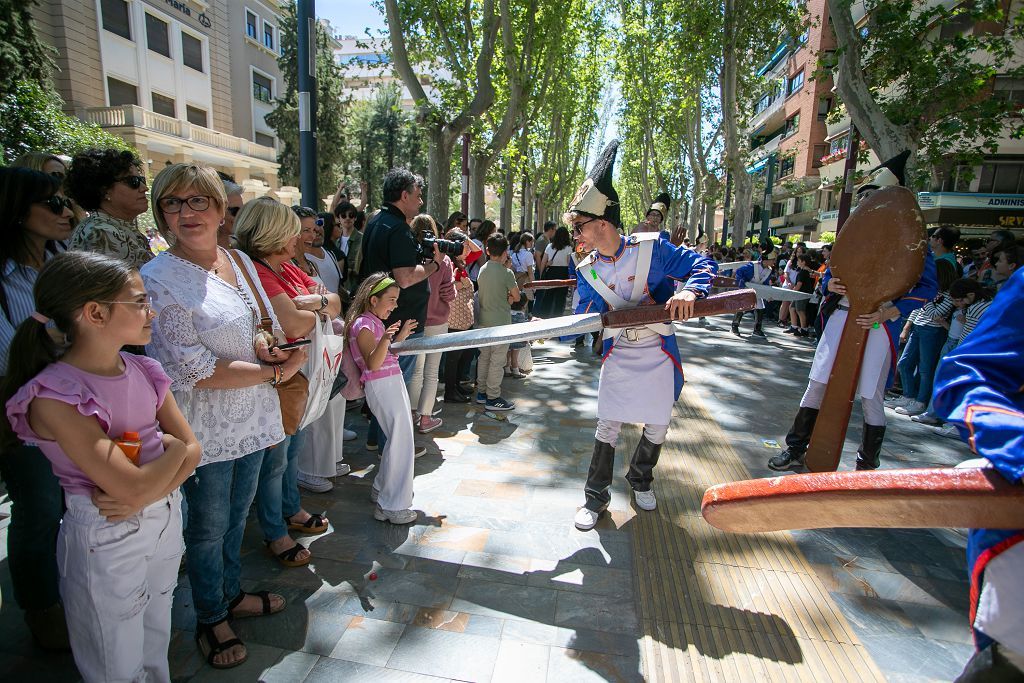 Entierro de la Sardina: ambiente en las calles de Murcia y desfiles de la mañana