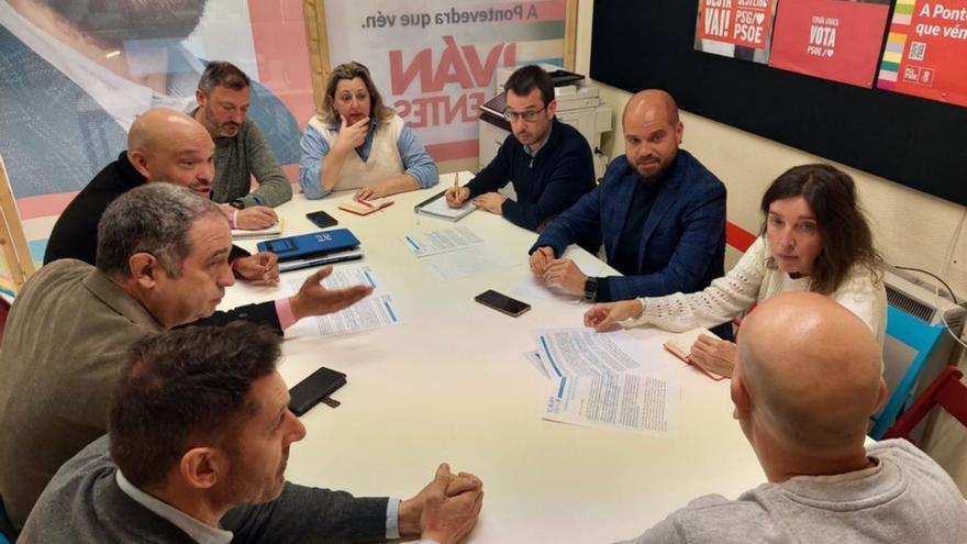 Reunión del PSOE con la CEP.   | // FDV