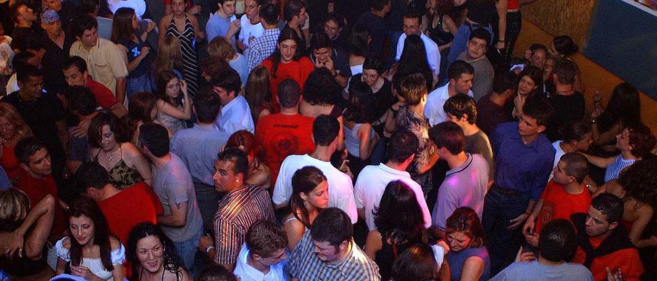 Jóvenes en una discoteca, en una imagen de archivo.