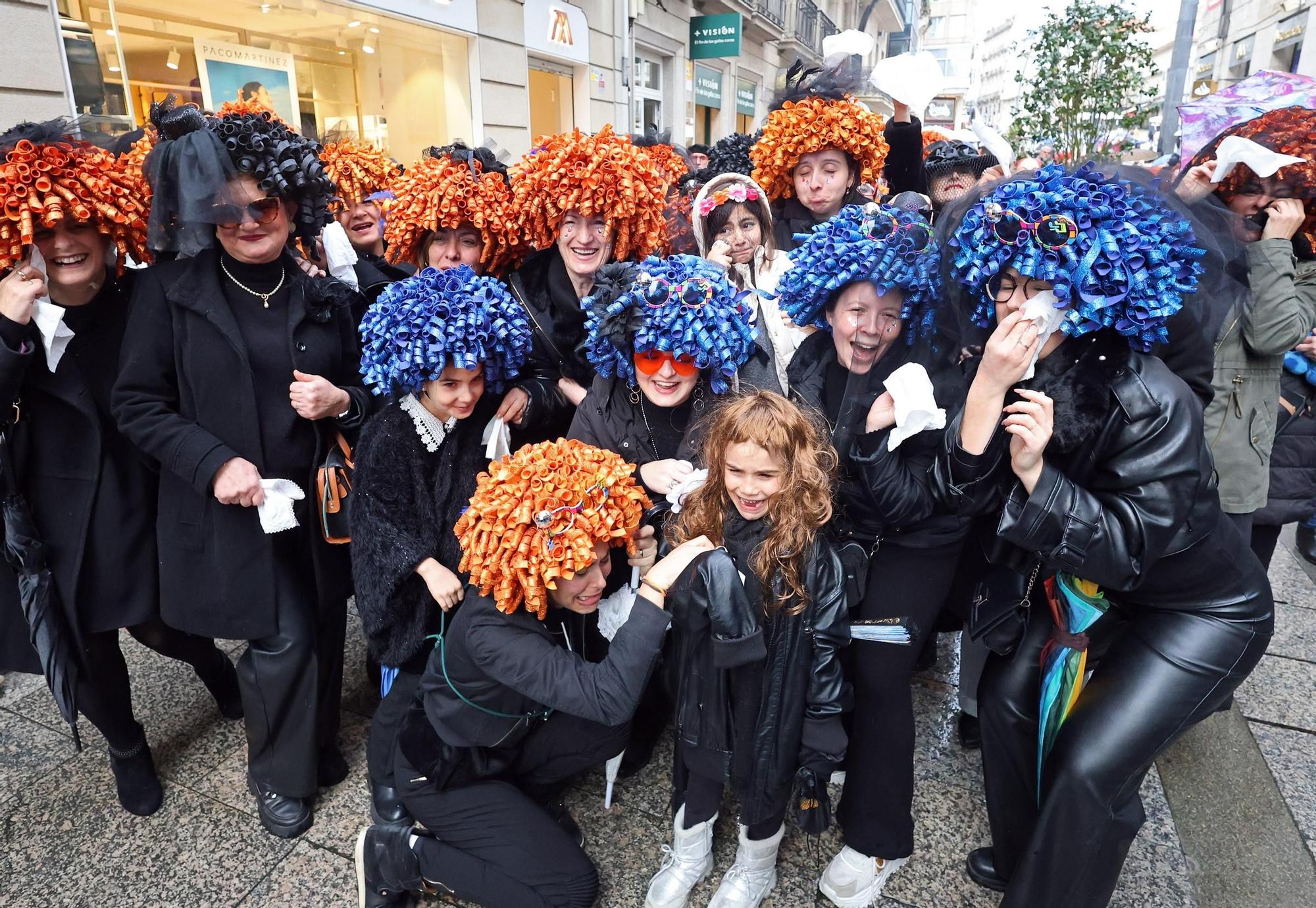 Comitiva fúnebre y premios del desfile finalizan el Carnaval en Vigo