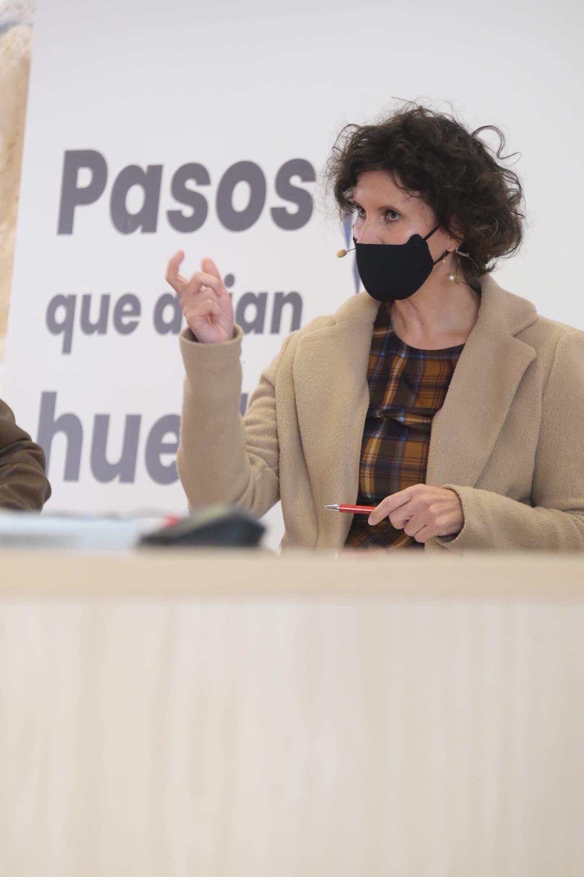 Verónica Ramírez durante la exposición de su ponencia.