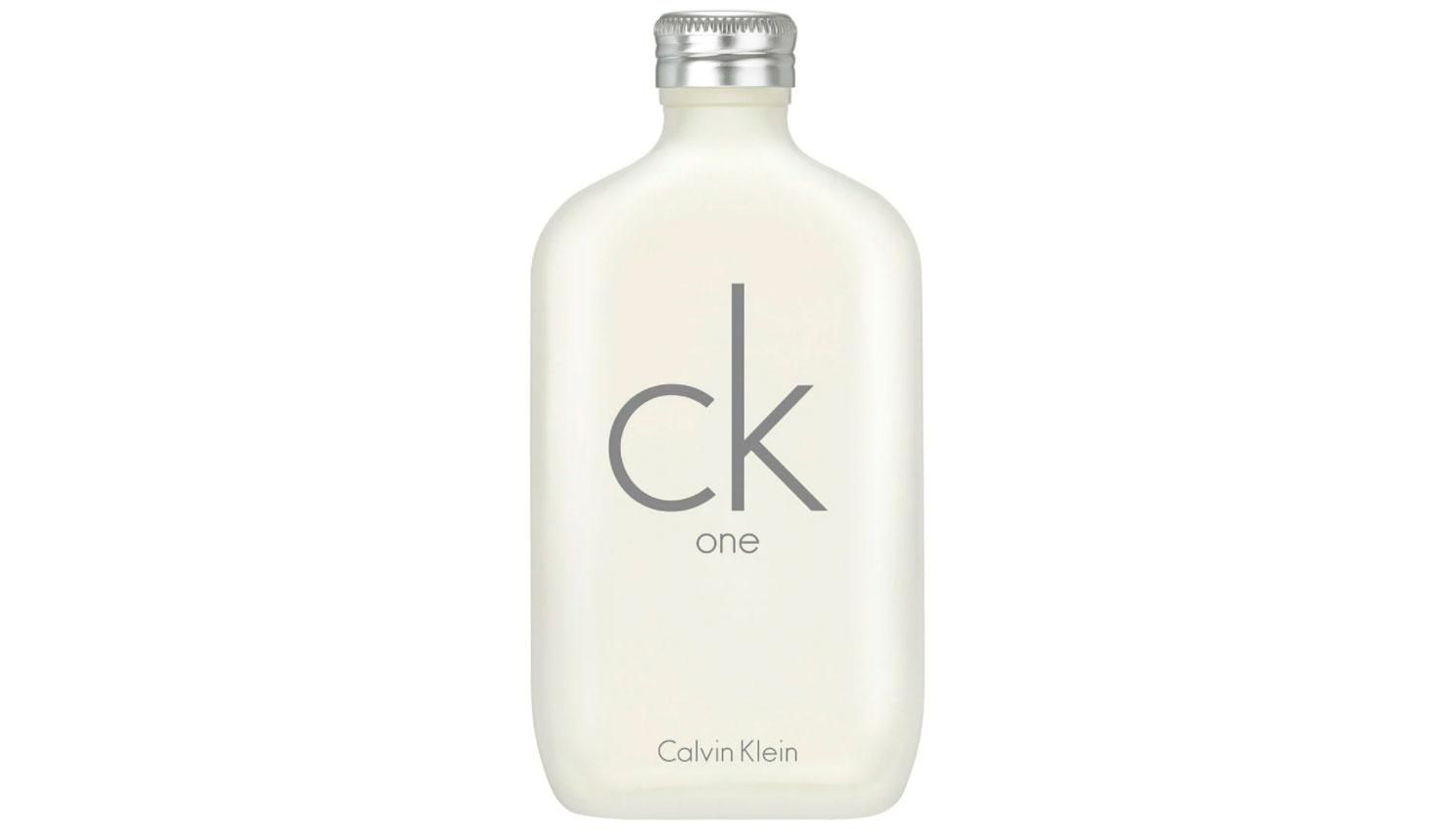 10 perfumes de culto que están super rebajados
