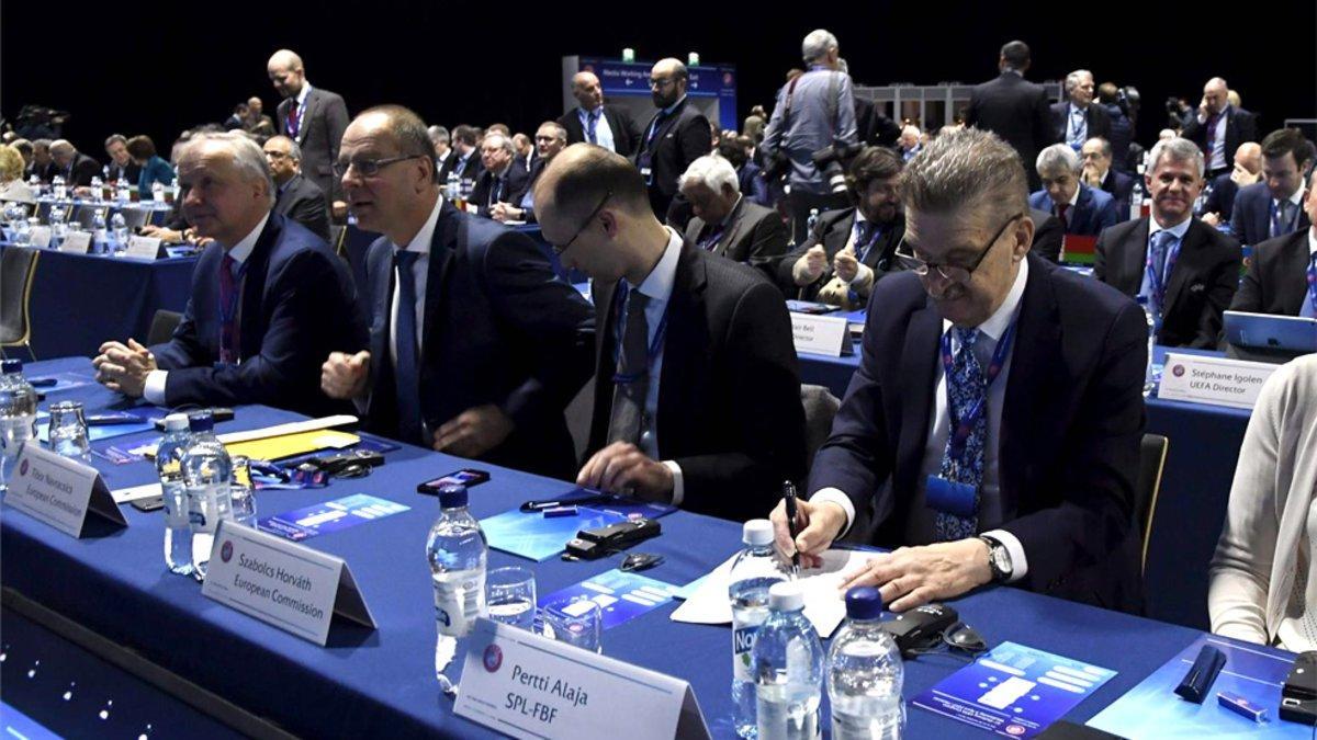 La FIFA ha analizado la situación del Fútbol mundial a raíz de la COVID-19