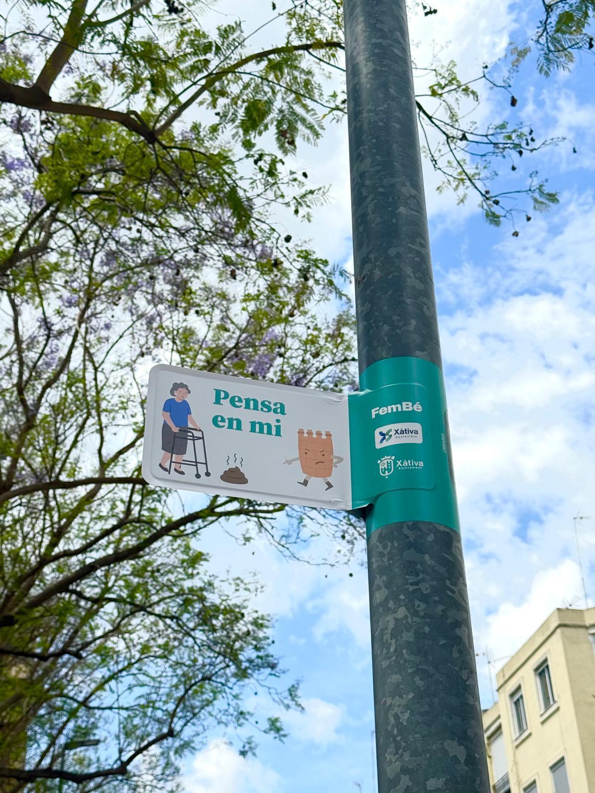 Banderola colocada con la campaña "FemBé" de Xàtiva.