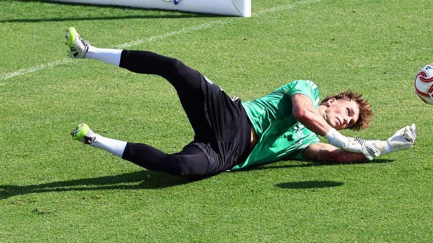 El Real Zaragoza pone rumbo a Madrid en autobús y con Westerveld y Monzón como novedades en la lista
