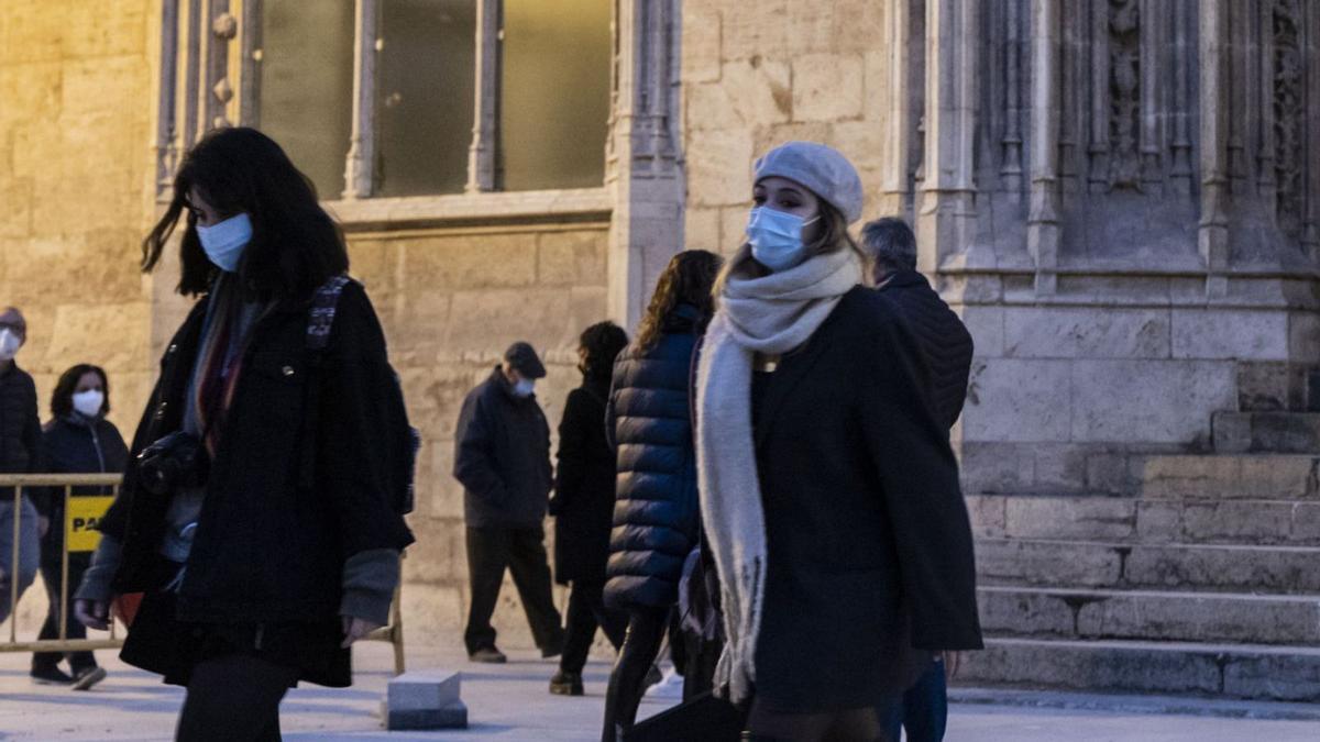 Llegada del frío a València con gran bajada de temperaturas que se mantendrá unos días. | GERMÁN CABALLERO