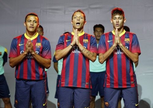 Messi y Neymar han concentrado el interés del Barcelona en Tailandia con diversos actos de carácter solidario y publicitario