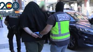 Una xarxa extremista internacional capta menors per internet a Espanya