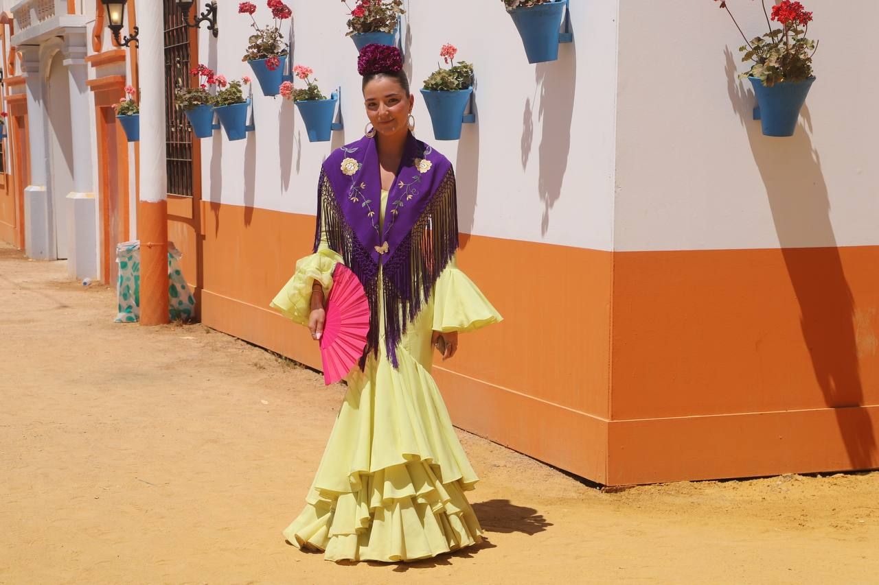 Trajes de gitana en el miércoles de Feria