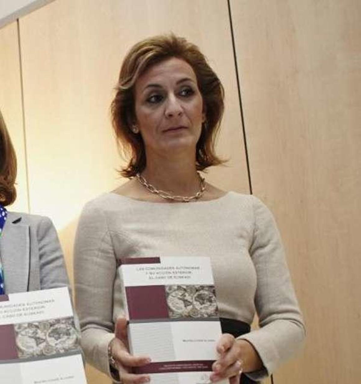 El presidente de Vox elige a su tía, Begoña Conde, número 1 al Congreso por Ourense