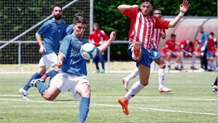 Girona B i Lloret, en el duel que va tancar la competició la temporada passada.