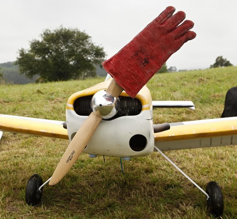 Inauguración de la pista de aeromodelismo del monte Pica Corros, Cenero