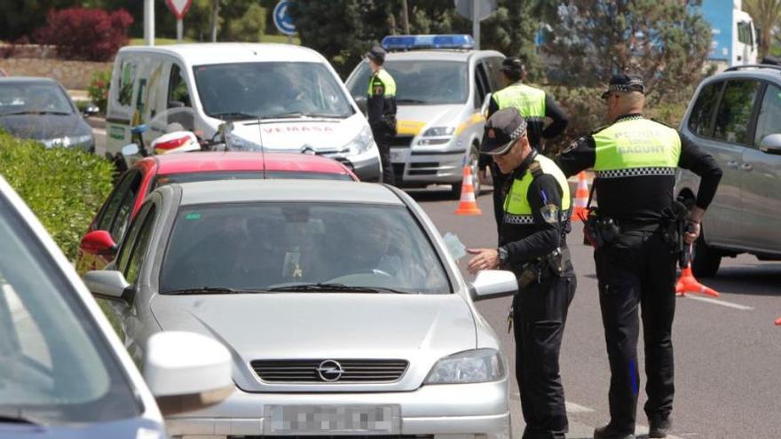 Control de la Policía Local en Sagunt.