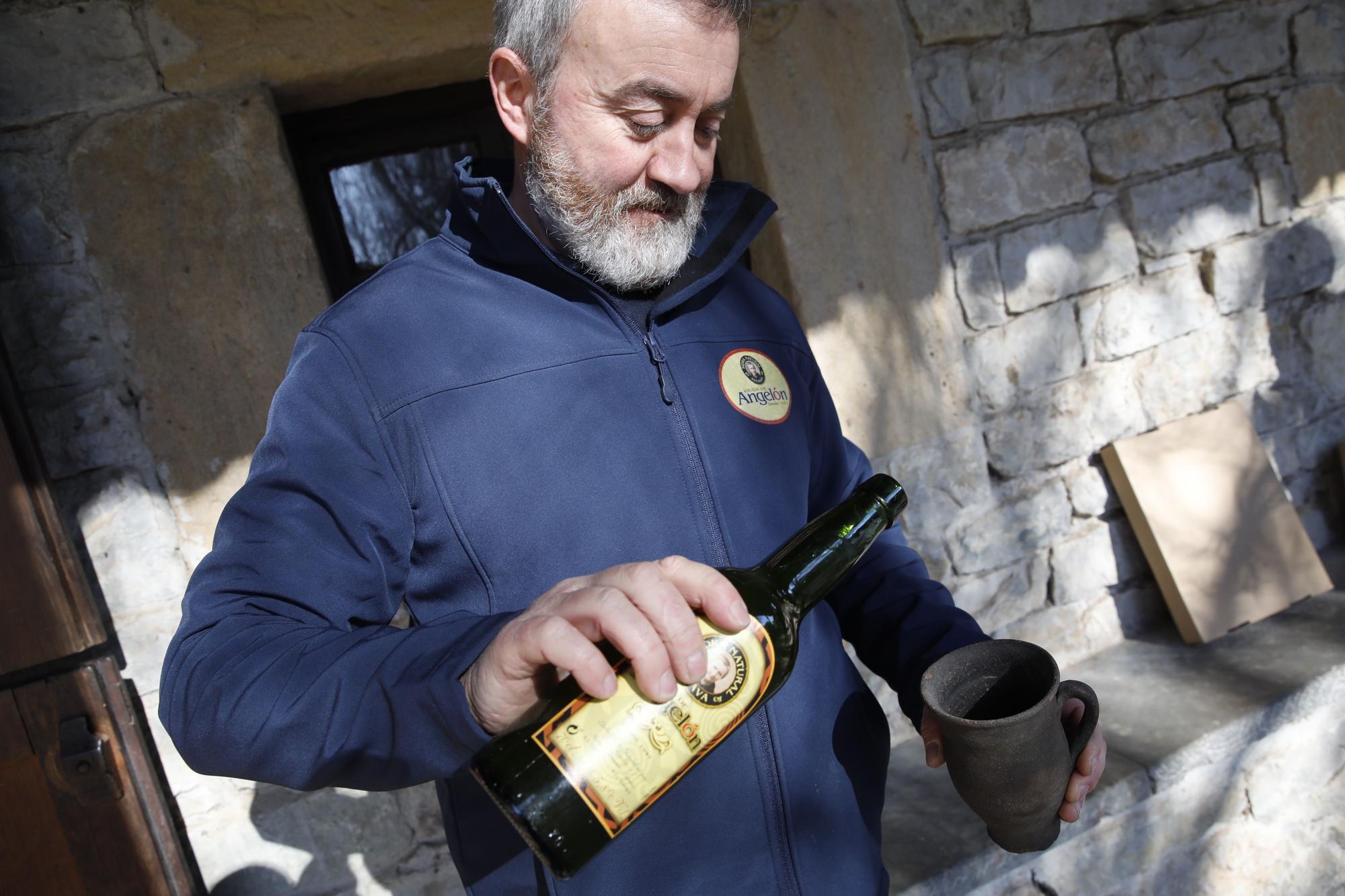 Cuando la sidra no se servía en cristal: estos son los recipientes de barro