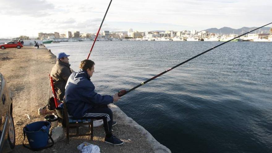 El TSJ anula el canon del Consell por pescar en el mar