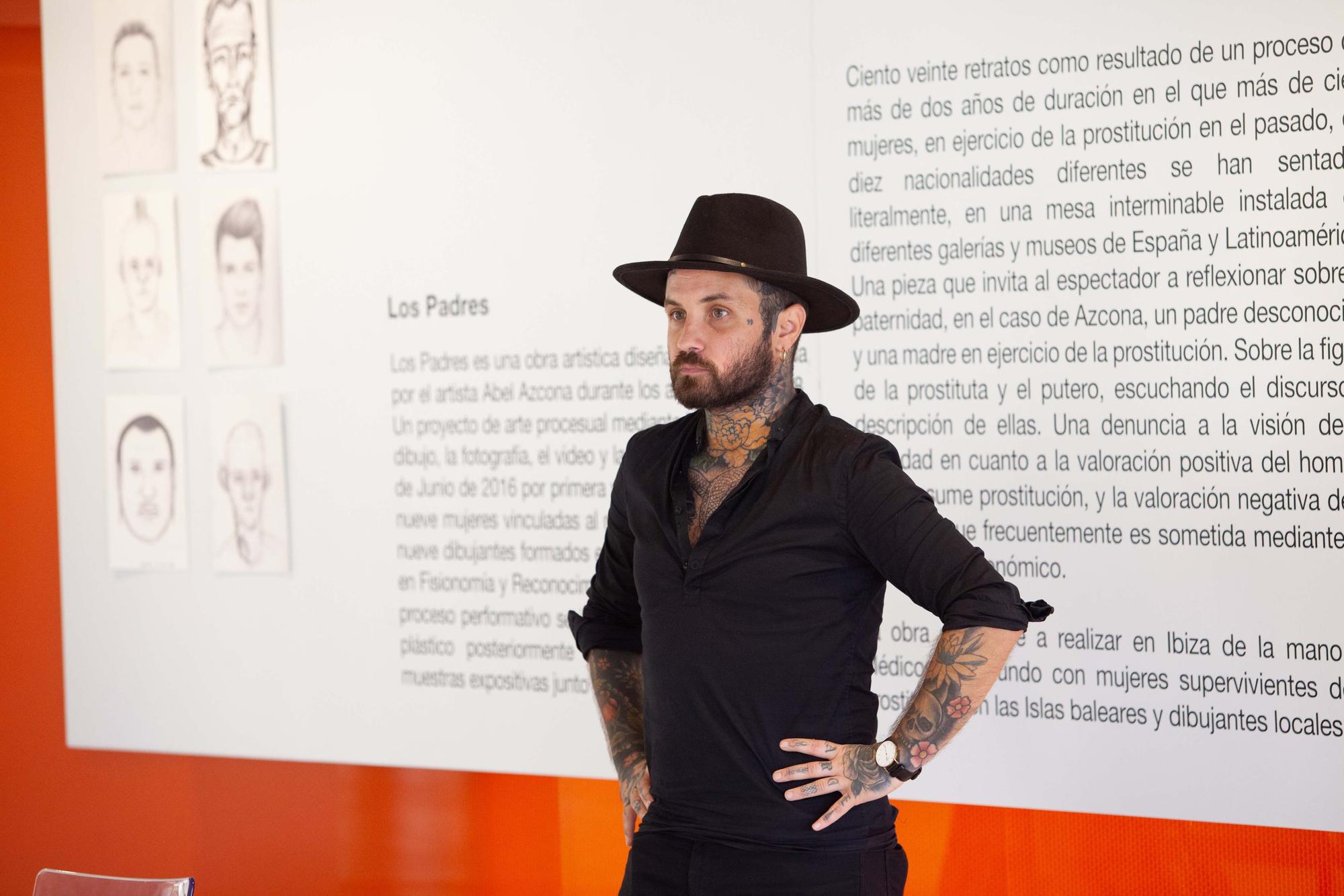 Abel Azcona presenta 'Los Padres' en Ibiza
