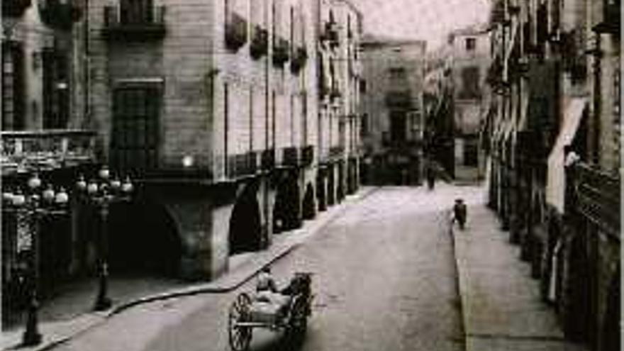 La plaça del Vi de Girona, any 1911.