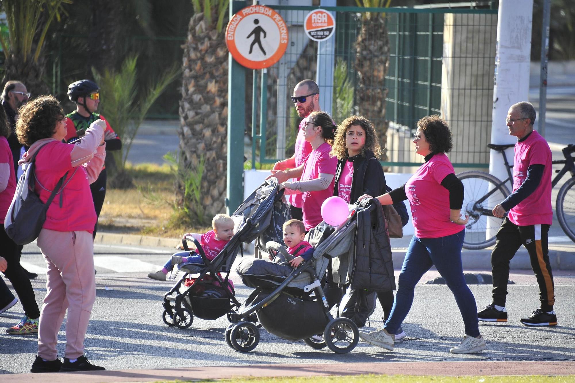 Una marea rosa imparable contra el cáncer de mama en Elche