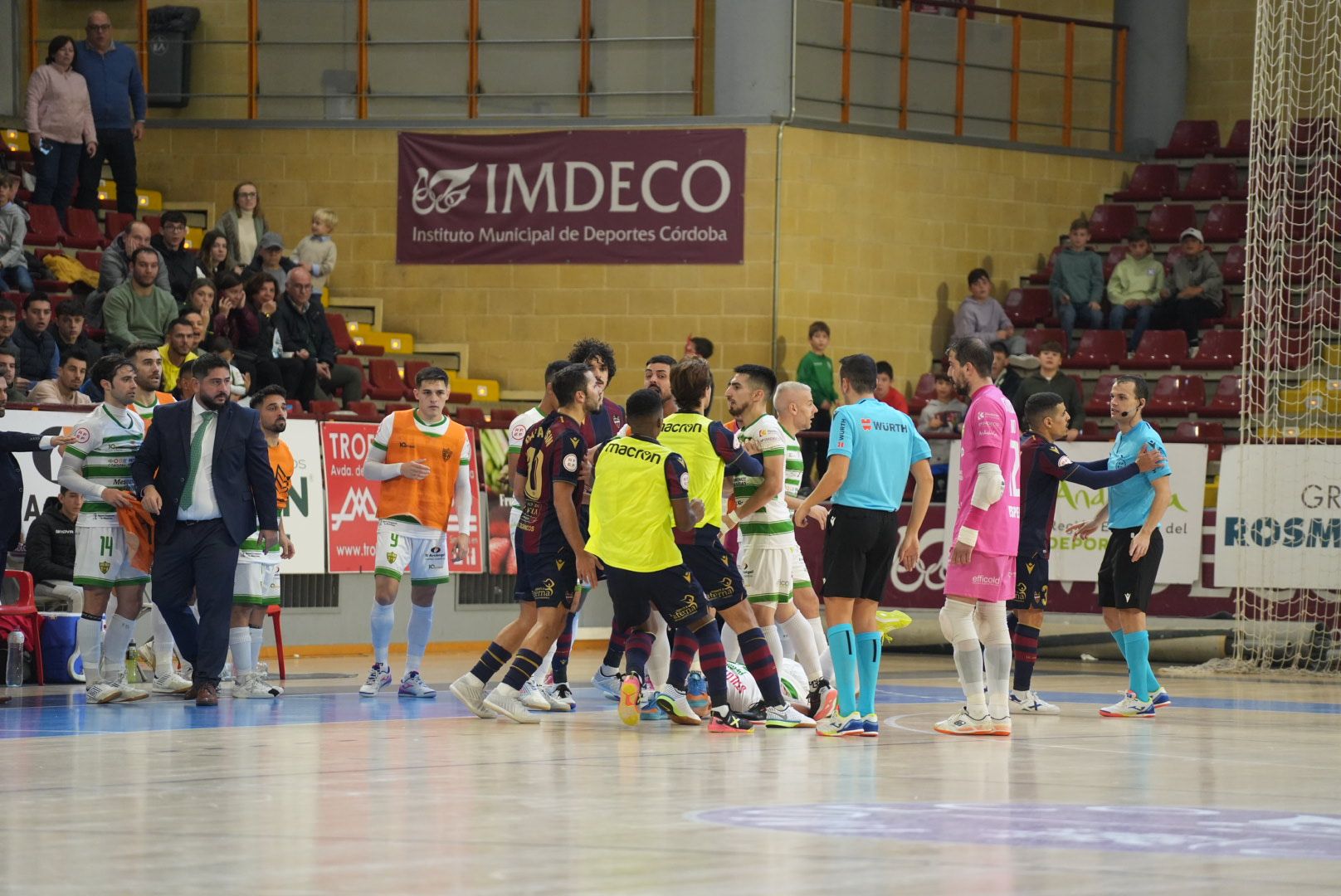 El Córdoba Futsal-Levante en imágenes