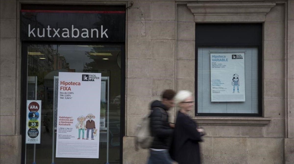undefined45764588 barcelona 05 11 2018 carteles publicitarios sobre ofertas en191029155020 undefined45764588 barcelona 05 11 2018 carteles publicitarios sobre ofertas en191029155020