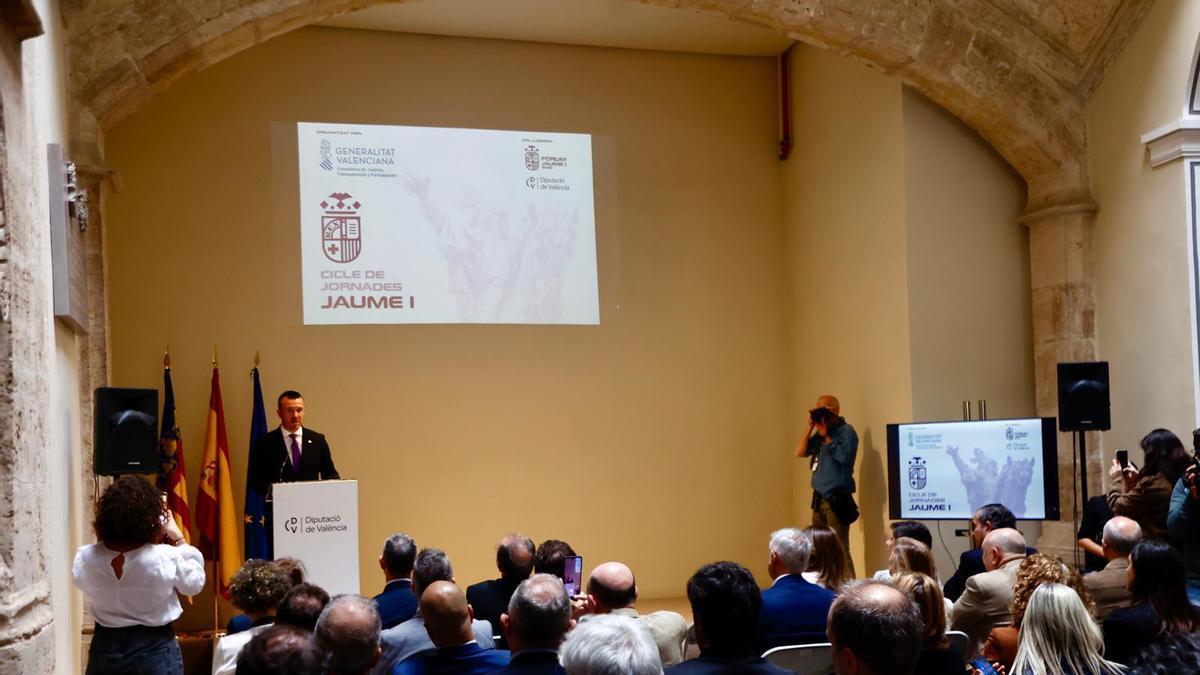presentación delos  actos del 25 d'Abril en la Diputación de Valencia. Sobre Jaume I