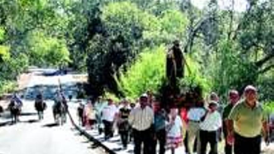 Cuacos honró a San Jerónimo y a la comunidad de monjes