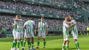 Resumen, goles y highlights del Betis  2 - 1 Osasuna de la jornada 11 de LaLiga EA Sports