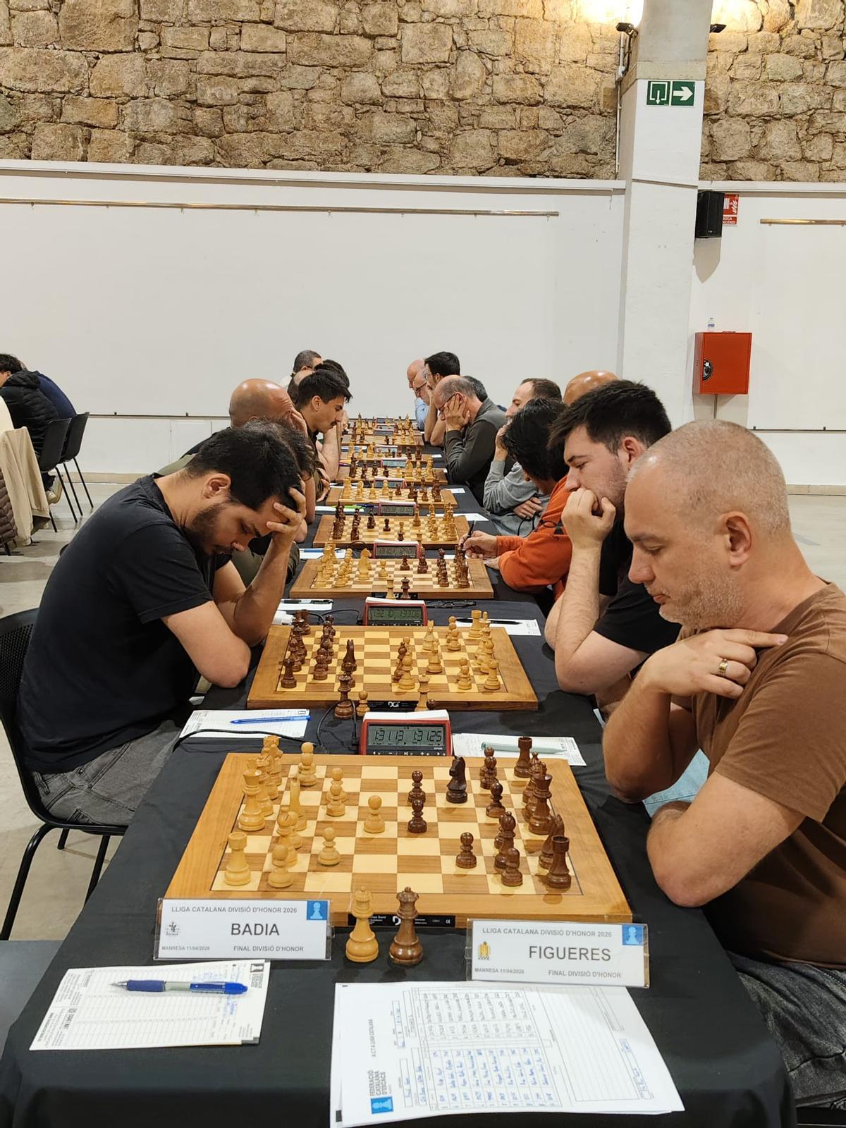 Solodovnichenko, del Figueres, contra el Badia.