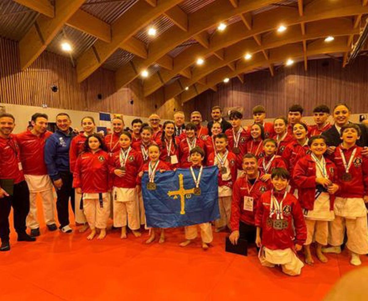 La selección asturiana de nihon tai-jitsu.  | J. M. N.