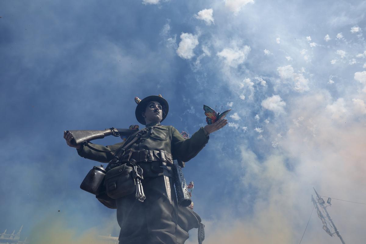 El Charlot de la falla municipal ya es un símbolo universal.