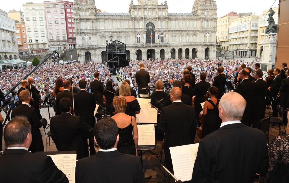 La OSG, en A Coruña por las víctimas de Cataluña