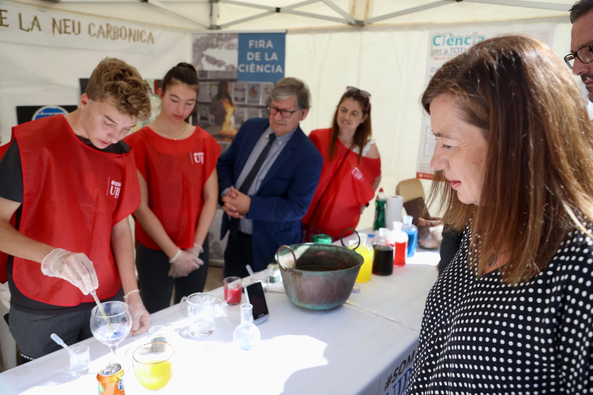 Las fotos de la mayor feria de divulgación científica de Baleares, que hoy ha inaugurado la UIB