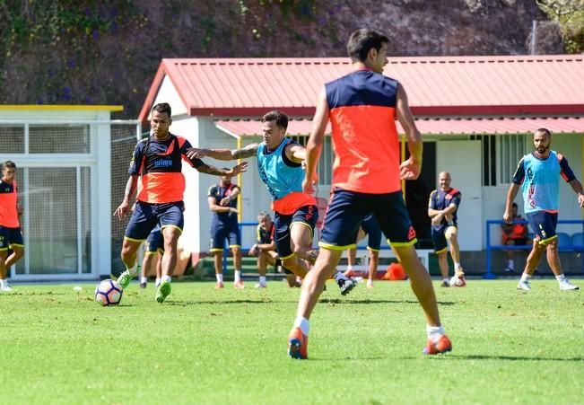 Entrenamiento UD Las Palmas en Barranco Seco ...