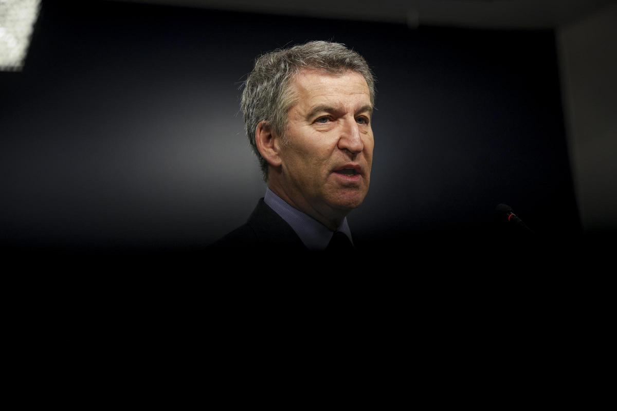 Feijóo s’envolta de perfils més durs i dona «comandament únic» a Tellado per intentar liquidar Sánchez Feijóo s’envolta de perfils més durs i dona «comandament únic» a Tellado per intentar liquidar Sánchez
