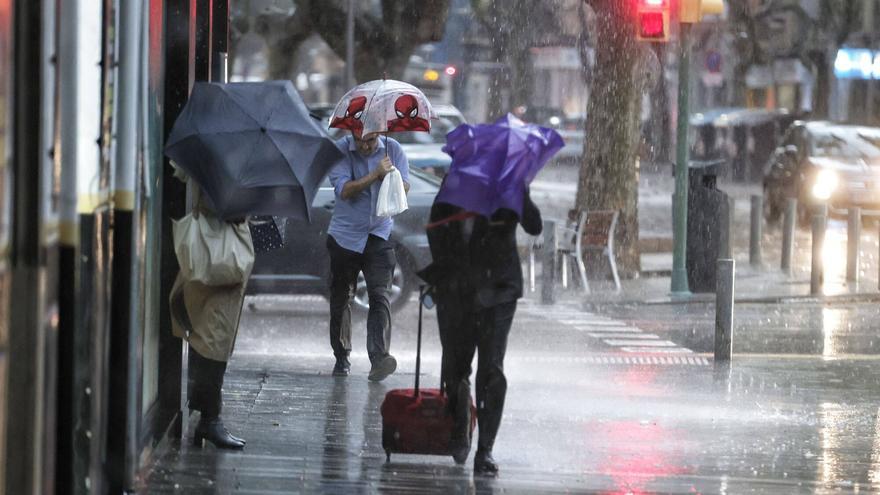 La Aemet alerta de los restos de la borrasca Regina en Mallorca: fuertes lluvias acompañadas de tormenta