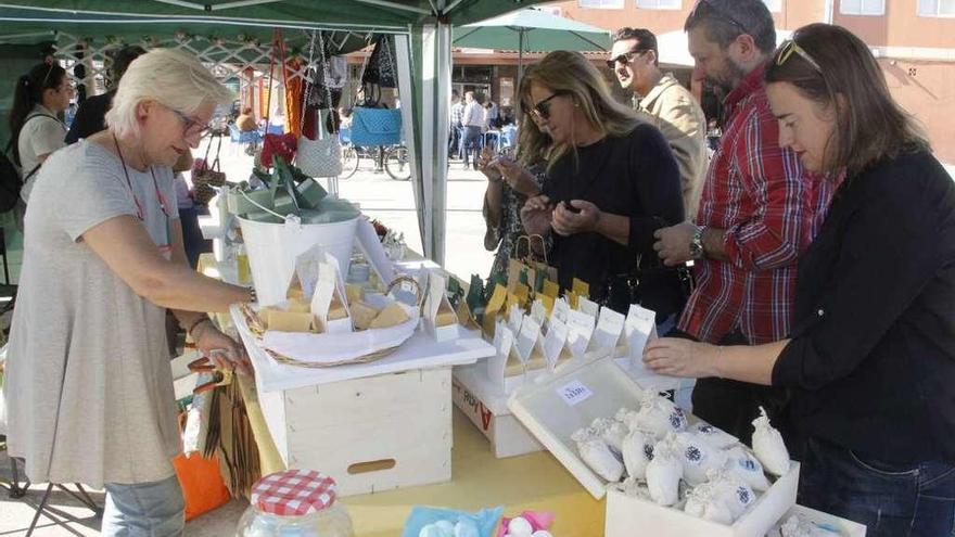 Un momento de la última edición de la Feira Ecoartesá. // Santos Álvarez