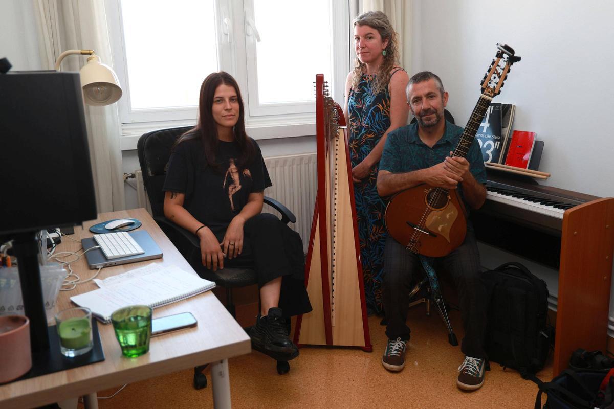Acacia Ojea e Beatriz Martínez, nun ensaio en Vigo para o Noia Harp Fest.