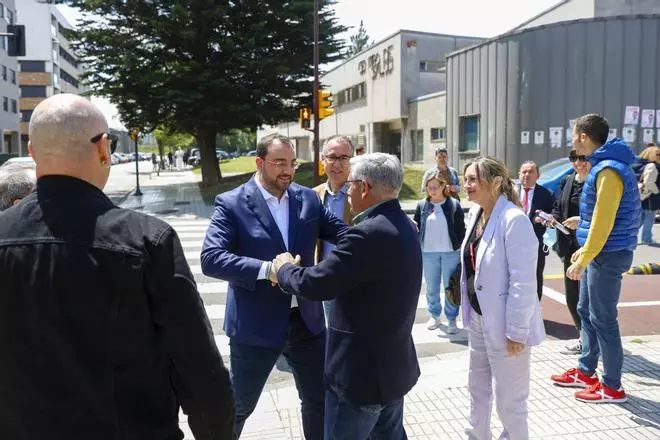 Barbón compromete un gran equipamiento social en Prendes Pando: «Ya lo hablé con Floro»